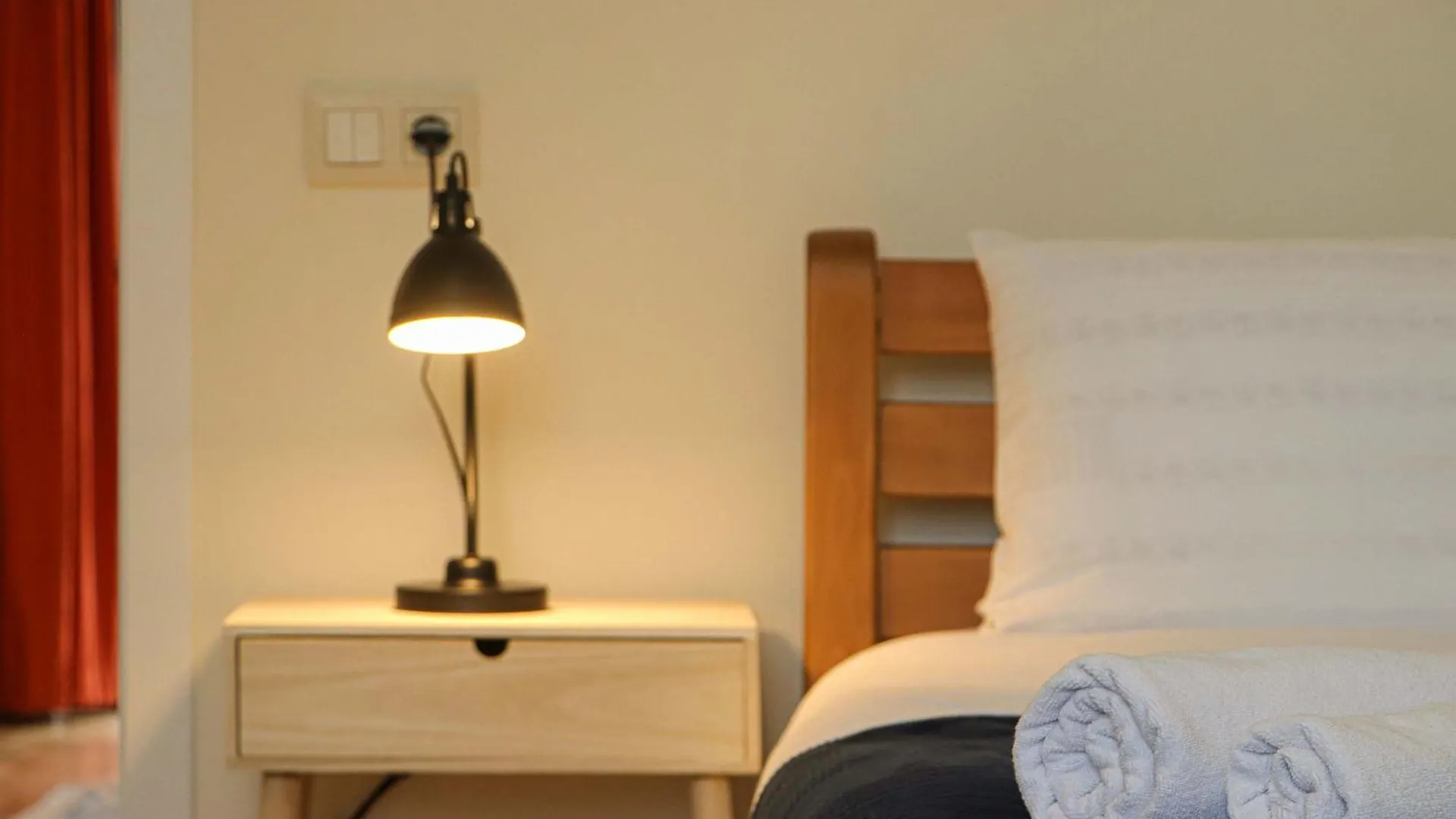 3Br Central And Spacious Apt Vera - By Wehost Tbilisi Lägenhet