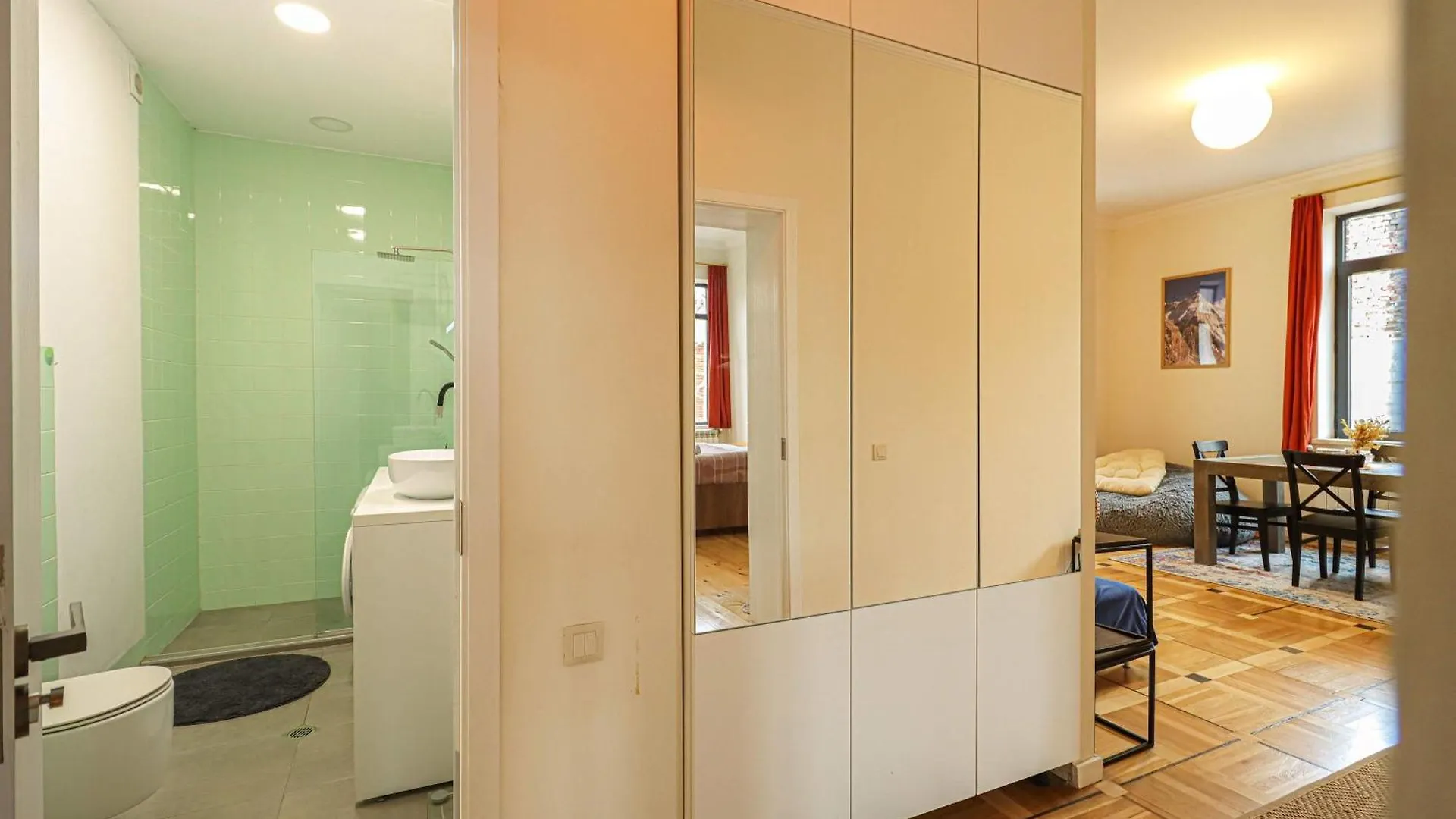 3Br Central And Spacious Apt Vera - By Wehost Tbilisi