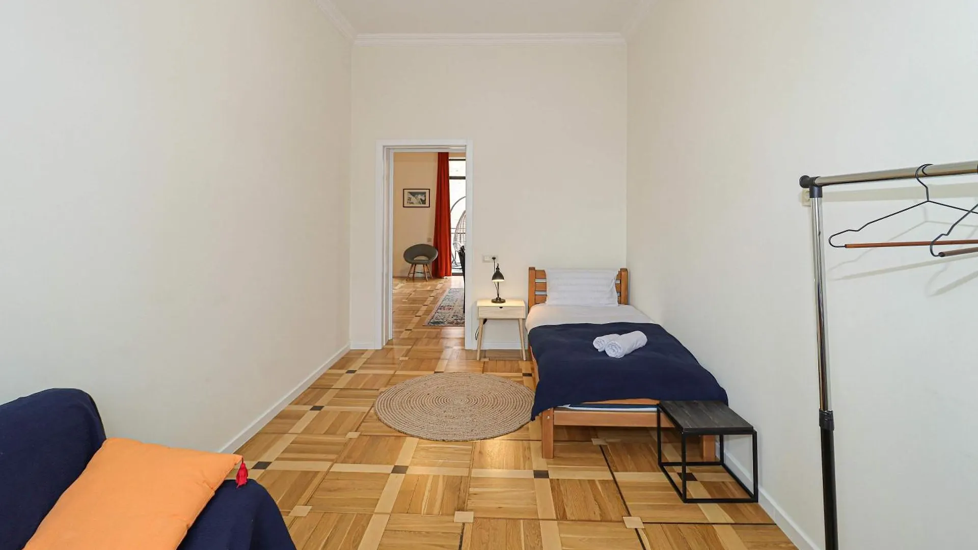 3Br Central And Spacious Apt Vera - By Wehost Tbilisi Lägenhet