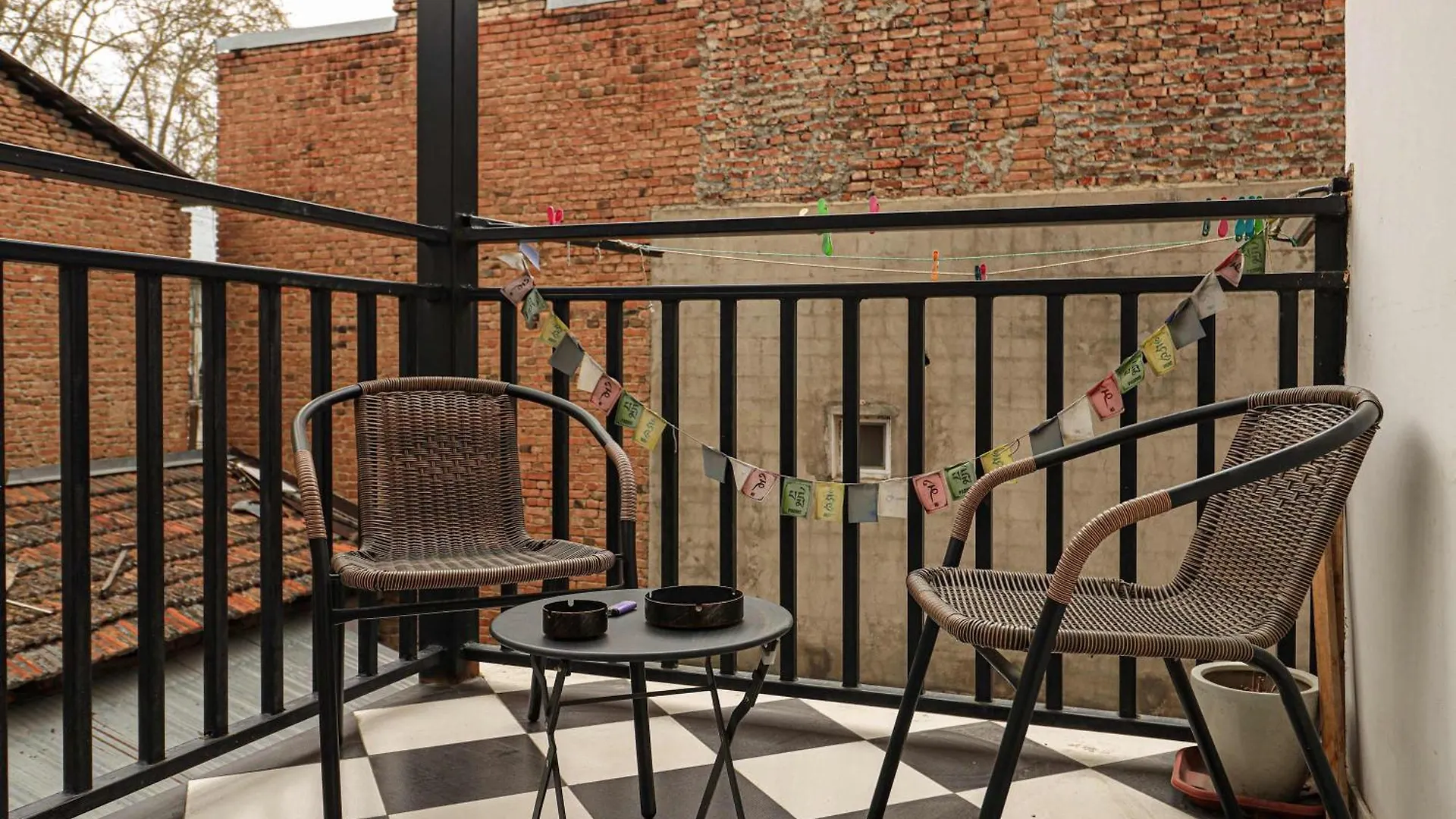 Lägenhet 3Br Central And Spacious Apt Vera - By Wehost Tbilisi Georgien