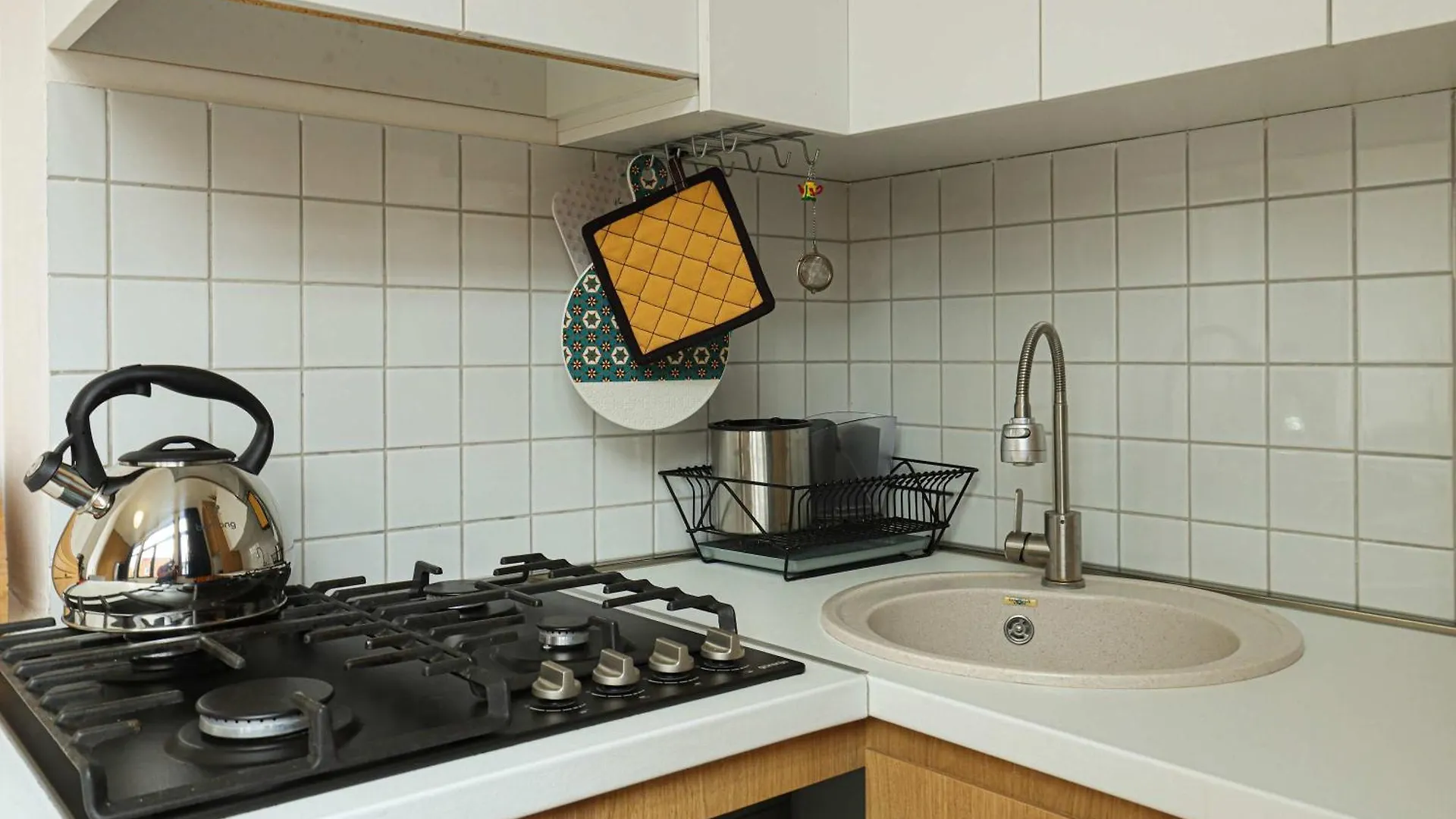 3Br Central And Spacious Apt Vera - By Wehost Tbilisi 0*,  Georgien