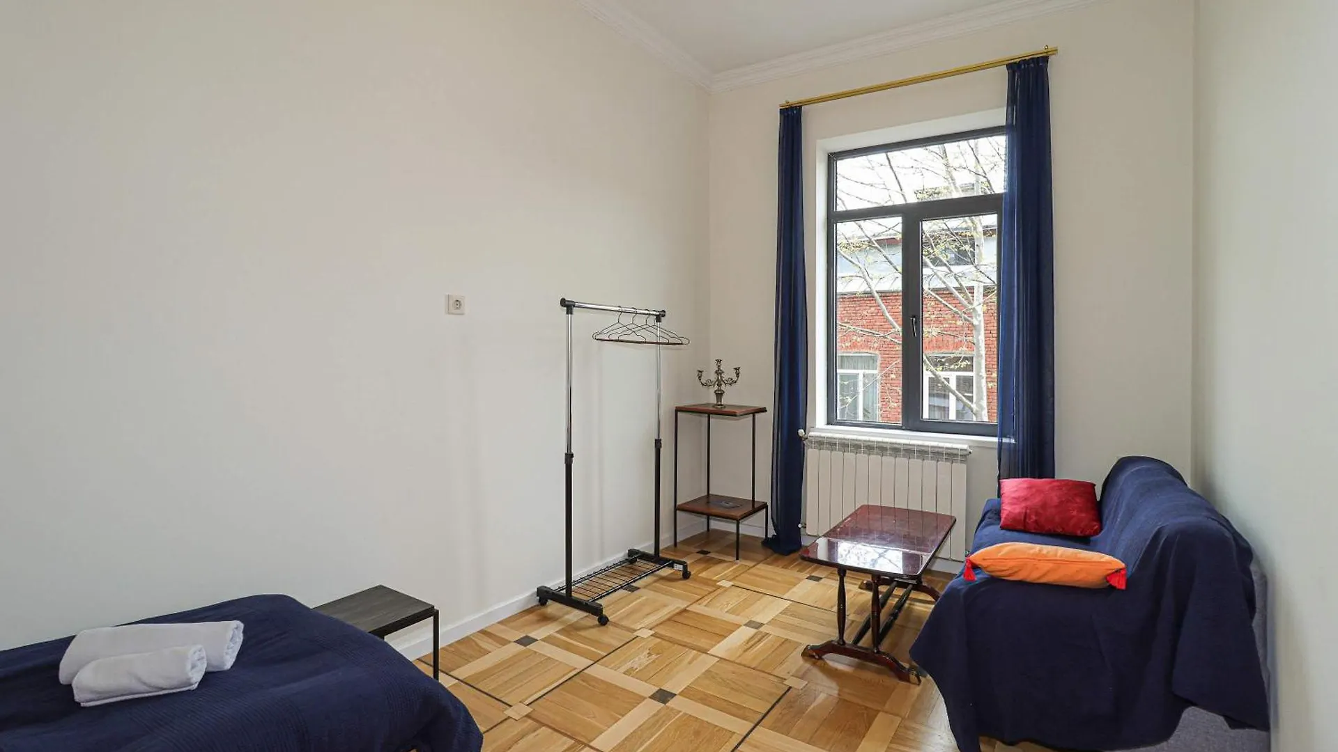 3Br Central And Spacious Apt Vera - By Wehost Tbilisi Lägenhet