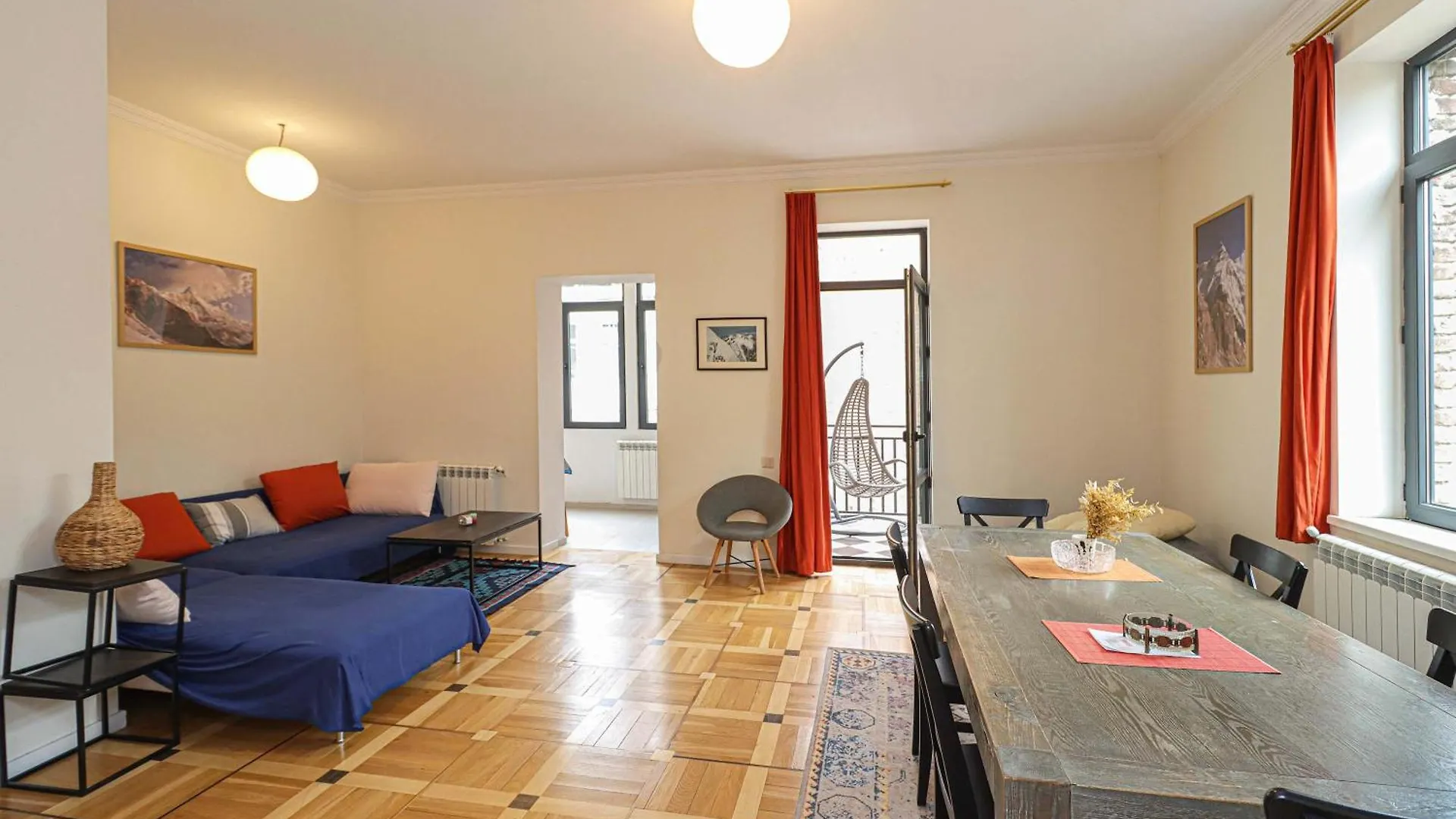 3Br Central And Spacious Apt Vera - By Wehost Tbilisi Lägenhet